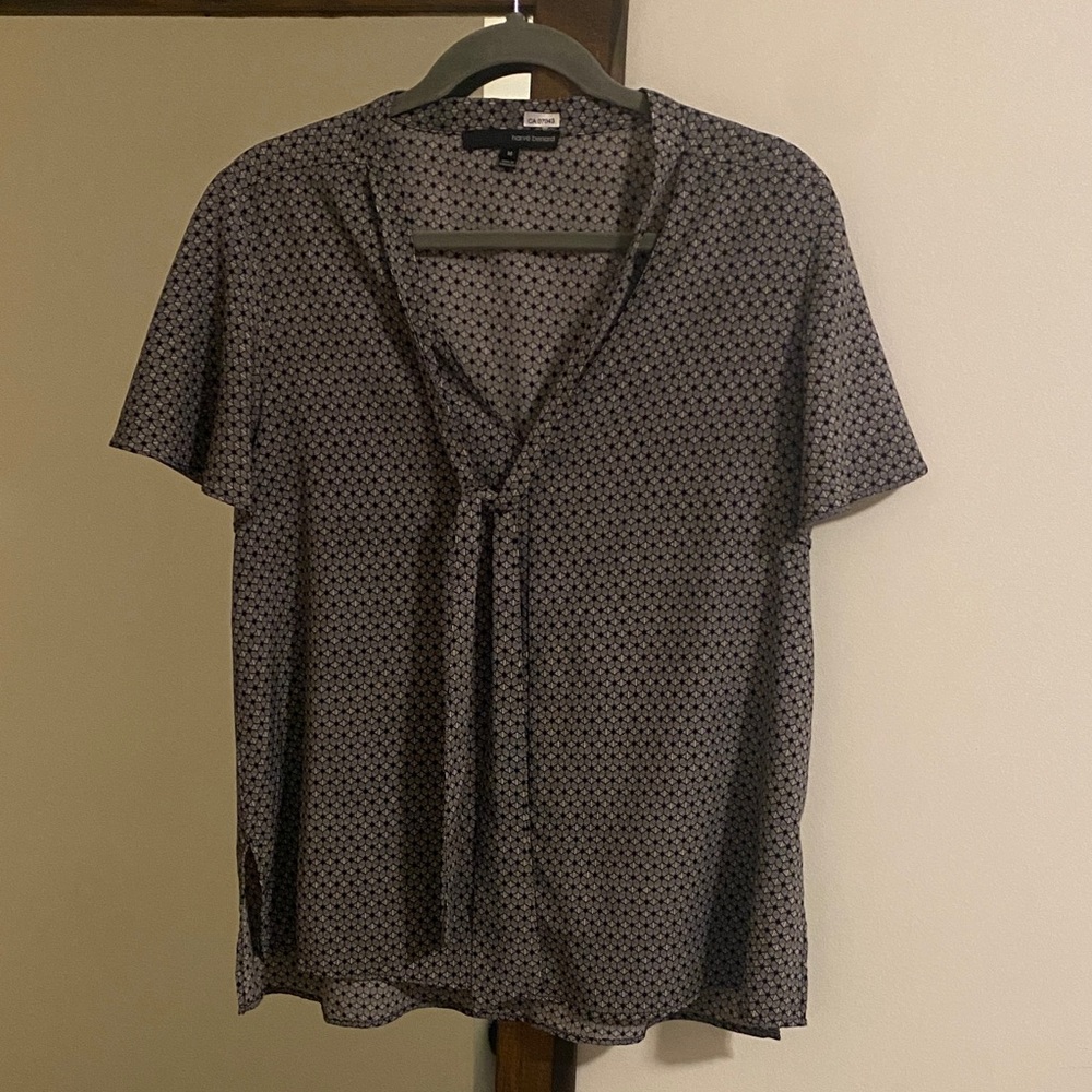 Harve Benard V-neck Black and Gray Patterned Blouse with Long Front Tie